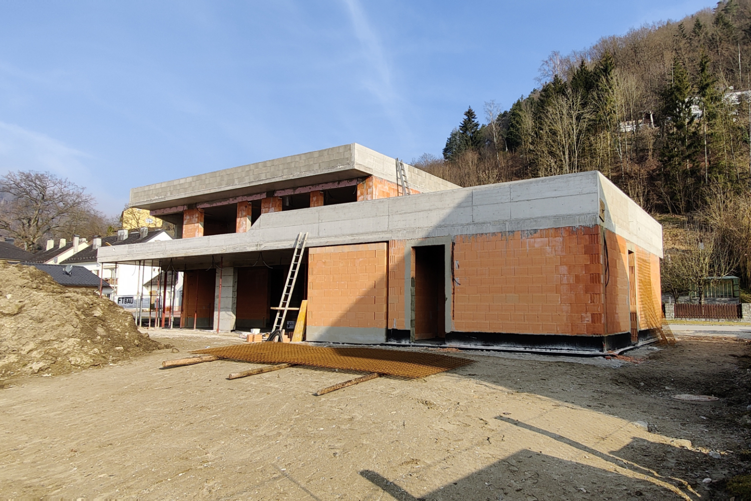Rohbau ist fertig - Mastaplan GmbH Wels-Rohrbach Rohbau ist fertig - Mastaplan GmbH Wels-Rohrbach