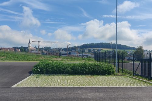 Parkplatz mit Aussicht Kneidinger Center GmbH - Mastaplan GmbH