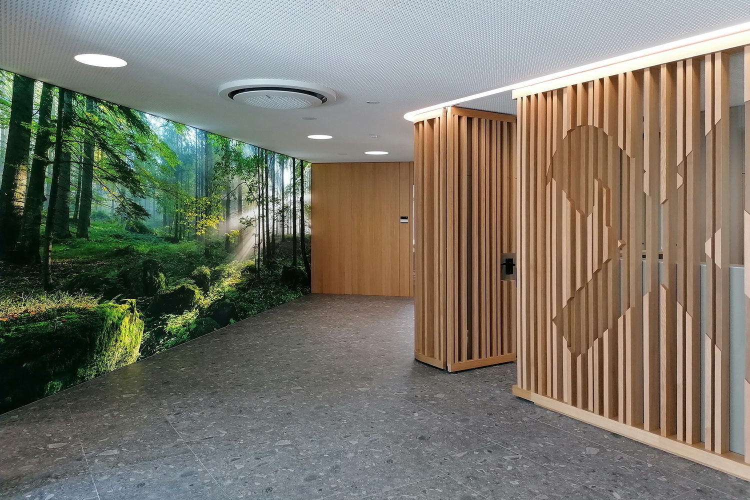 Eröffnung Innenraum Raiffeisenbank Ulrichsberg - Mastaplan GmbH Eröffnung Innenraum Raiffeisenbank Ulrichsberg - Mastaplan GmbH