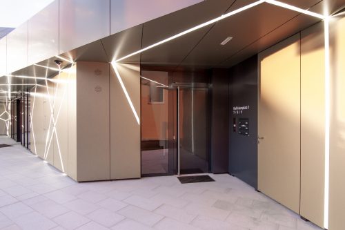 Gold mit Lichtbändern Fassade neu gestaltet - Mastaplan GmbH
